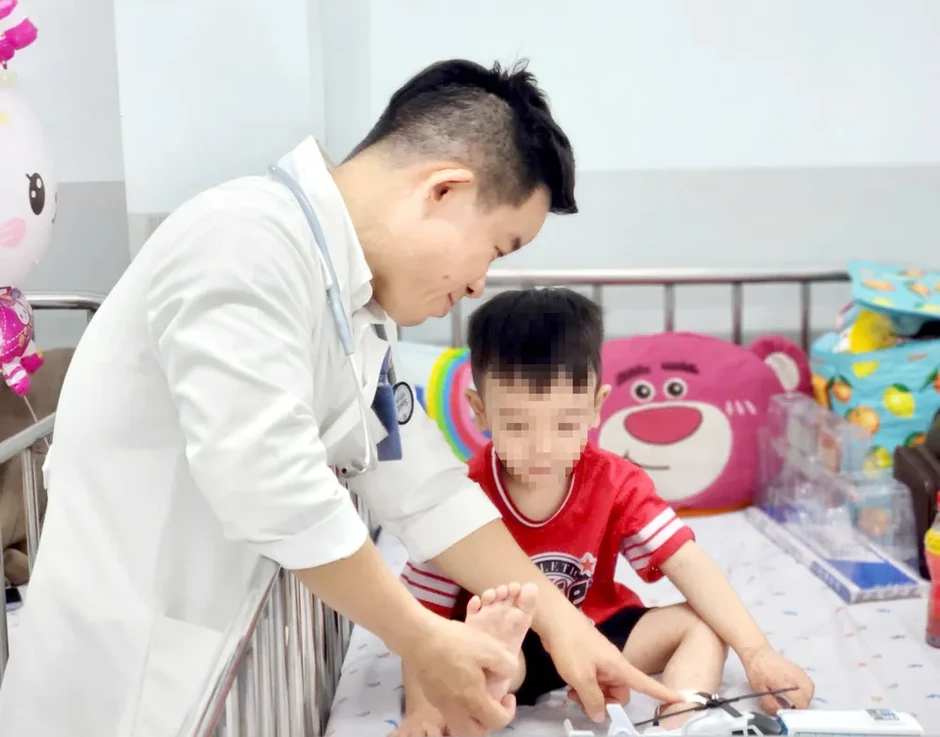 Nguy cơ dịch tay chân miệng, sốt xuất huyết bùng phát: Chủ động phòng ngừa, tránh lây lan trong trường học