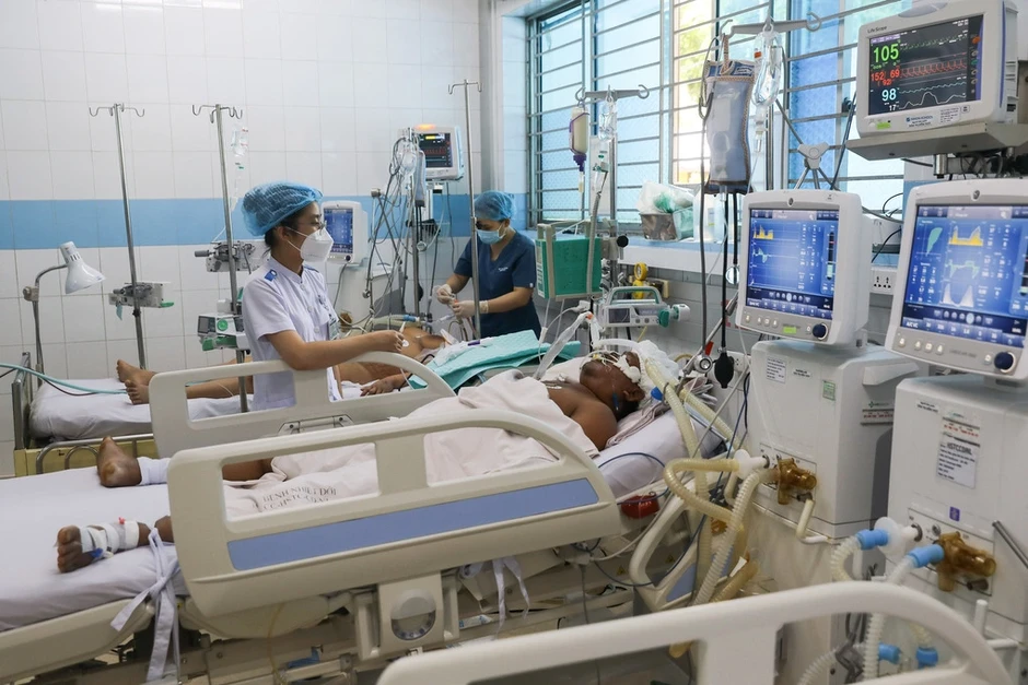Nguy cơ gia tăng loạt bệnh truyền nhiễm trong mùa mưa
