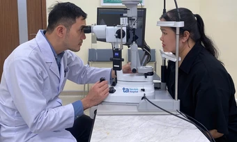 Nguyên nhân gây vẩn đục dịch kính ở người trẻ - Báo TinVina