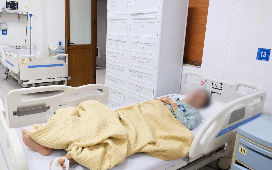 Nhập viện vì loét bàn chân do đái tháo đường, bất ngờ ngừng tim nguy kịch Nhập viện vì loét bàn chân do đái tháo đường, bất ngờ ngừng tim nguy kịch