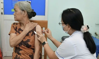 Nhiễm trùng - 'ngòi nổ' nguy hiểm với người già mắc bệnh nền
