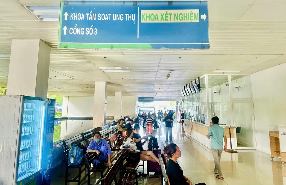 Nhiều bệnh nhân ung thư tử vong vì phát hiện muộn, bác sĩ cảnh báo khẩn Nhiều bệnh nhân ung thư tử vong vì phát hiện muộn, bác sĩ cảnh báo khẩn