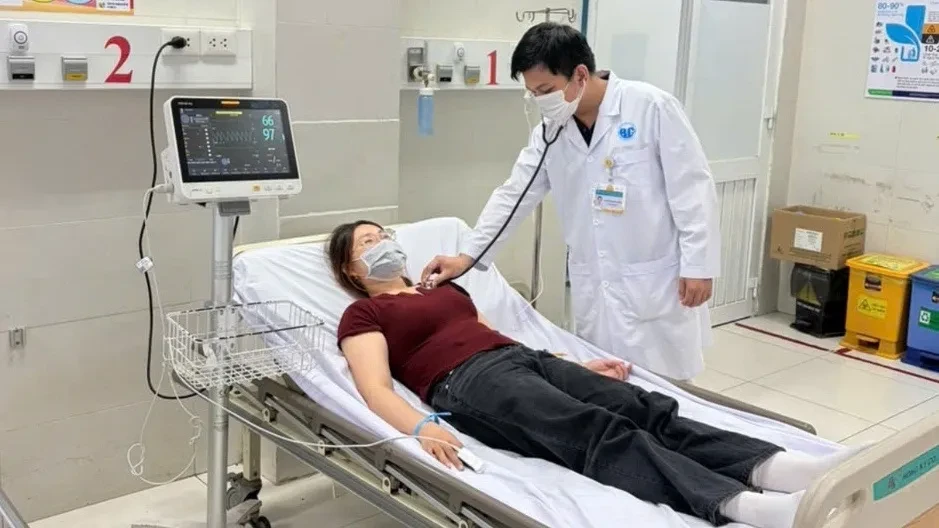 Nhiều công nhân ở TPHCM cấp cứu sau bữa cơm công ty Nhiều công nhân ở TPHCM cấp cứu sau bữa cơm công ty