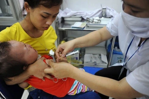 Nhiều địa phương nguy cơ không đạt chỉ tiêu tiêm chủng cho trẻ Nhiều địa phương nguy cơ không đạt chỉ tiêu tiêm chủng cho trẻ