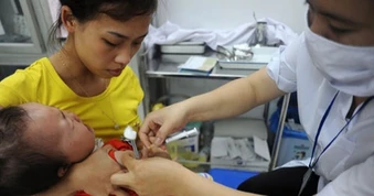 Nhiều địa phương nguy cơ không đạt chỉ tiêu tiêm chủng cho trẻ