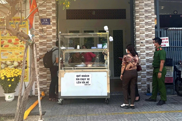 Nhiều người ở Vũng Tàu nhập viện nghi ngộ độc: Tạm dừng hoạt động tiệm bánh mì Nhiều người ở Vũng Tàu nhập viện nghi ngộ độc: Tạm dừng hoạt động tiệm bánh mì