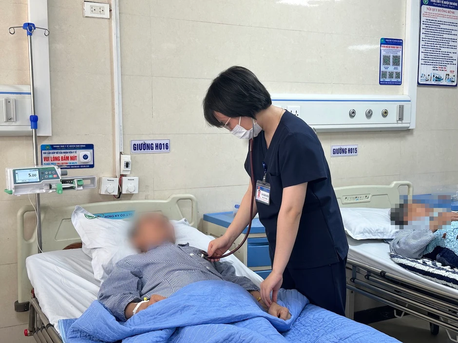 Nhờ người truyền dịch tại nhà, hai bệnh nhân ở Phú Thọ nguy kịch Nhờ người truyền dịch tại nhà, hai bệnh nhân ở Phú Thọ nguy kịch