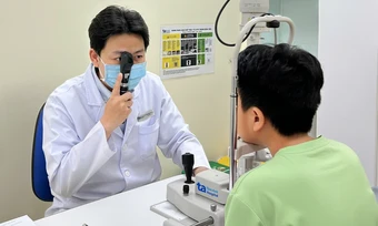 Nhỏ thuốc gia truyền có hết cận thị không? - Báo TinVina