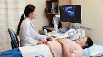 Những bệnh phụ nữ tuổi 40 cần tầm soát - Báo TinVina