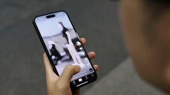 Những bộ não rã rời trong 'cơn lũ' video ngắn