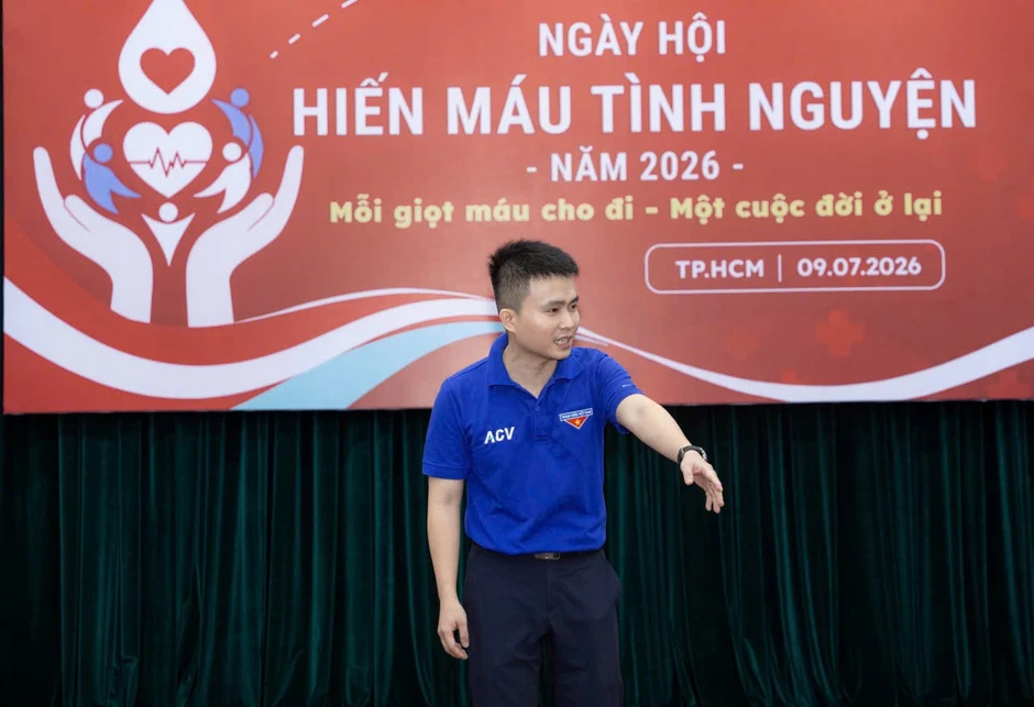 Những giọt máu hồng nối dài sự sống Những giọt máu hồng nối dài sự sống