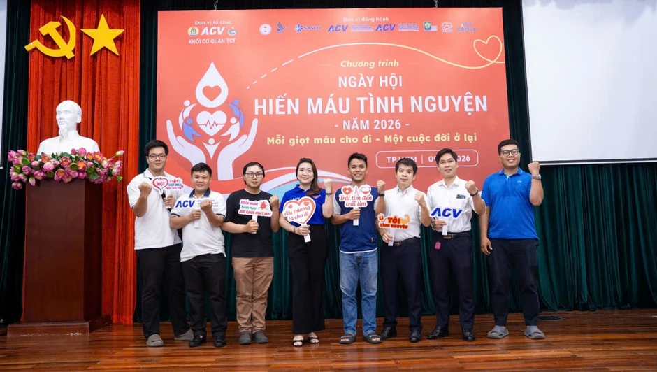 Những giọt máu hồng nối dài sự sống Những giọt máu hồng nối dài sự sống
