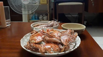 Những kiểu ăn uống dễ làm tăng axit uric