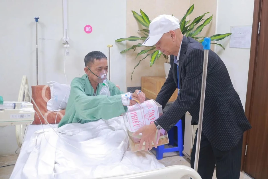 Những lá phiếu đặc biệt bên giường bệnh Những lá phiếu đặc biệt bên giường bệnh