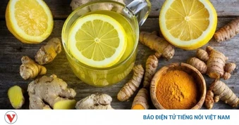 Những người không nên uống nước chanh nghệ buổi sáng
