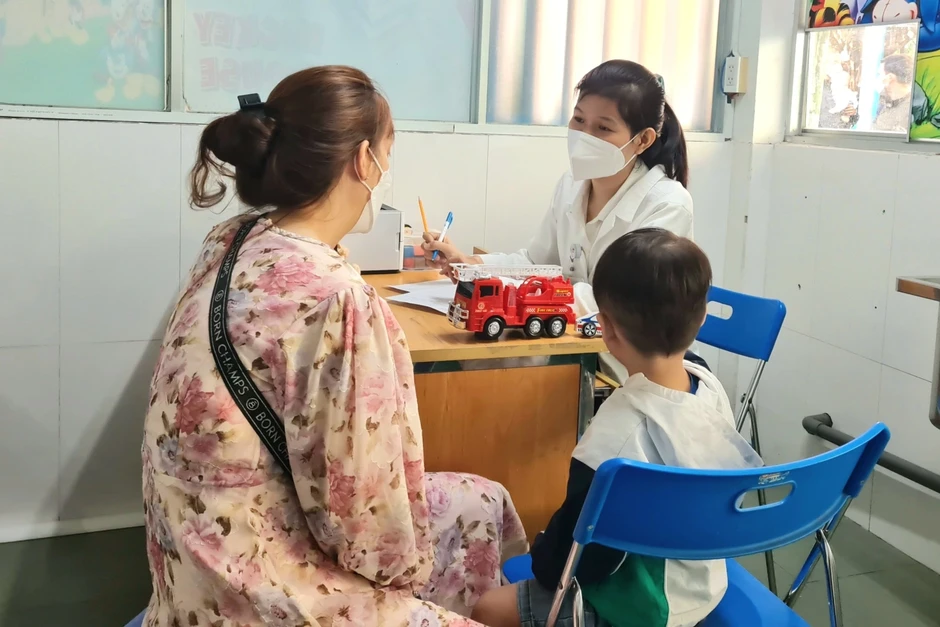 Những nguy cơ trong kỳ nghỉ dài với trẻ tự kỷ, khuyết tật và cách xử lý
