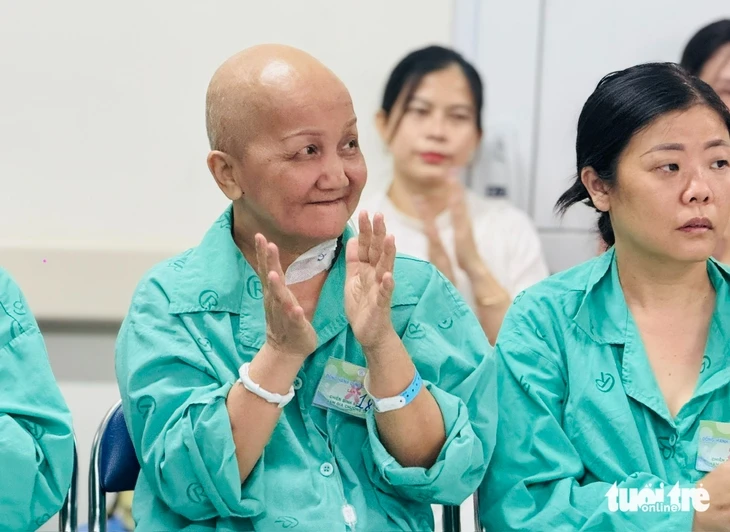 Những nữ 'chiến binh K' rạng rỡ nụ cười trước thềm 8-3, truyền động lực vượt qua bệnh tật Những nữ 'chiến binh K' rạng rỡ nụ cười trước thềm 8-3, truyền động lực vượt qua bệnh tật