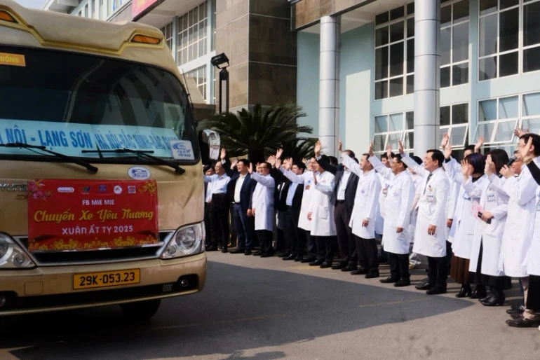 Những "nhịp cầu yêu thương" thầm lặng của nhân viên công tác xã hội Những "nhịp cầu yêu thương" thầm lặng của nhân viên công tác xã hội