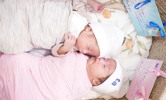 Nỗ lực giữ song thai thêm 7 tuần cho người mẹ hiếm muộn - Báo TinVina
