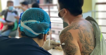 Nơi quản lý 1.500 bệnh nhân HIV làm gì khi thuốc dự phòng giả bị rao bán?