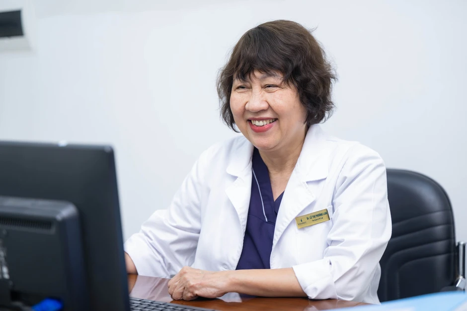 Nữ bác sĩ "huyền thoại IVF tại Hà Nội" và những cuộc gọi 6h sáng