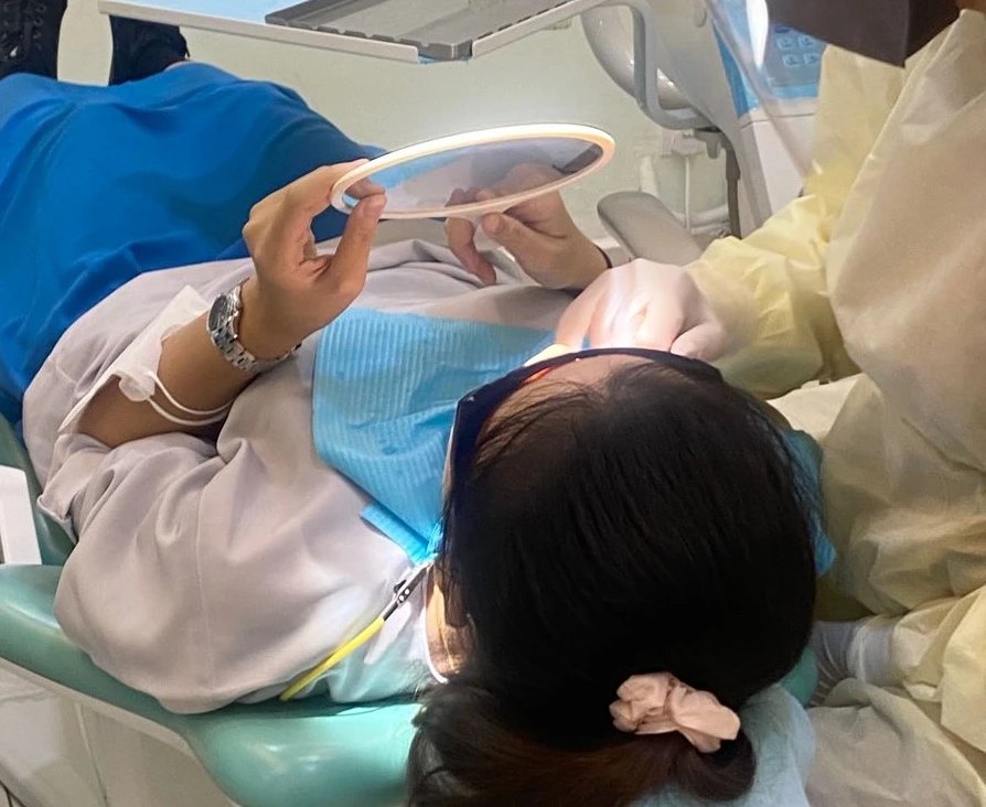 Nữ nghiên cứu sinh tiến sĩ 27 tuổi phát hiện nhiễm HIV, cách cô bị lây nhiễm khiến nhiều người "lạnh sống lưng" Nữ nghiên cứu sinh tiến sĩ 27 tuổi phát hiện nhiễm HIV, cách cô bị lây nhiễm khiến nhiều người "lạnh sống lưng"