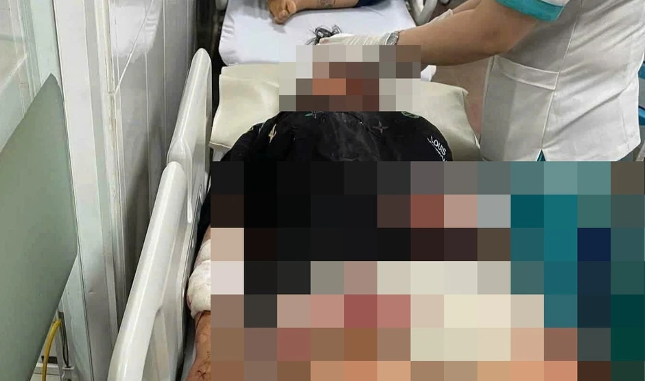 Nữ sinh lớp 9 bị bạn cùng giới dùng dao tấn công, nhập viện cấp cứu Nữ sinh lớp 9 bị bạn cùng giới dùng dao tấn công, nhập viện cấp cứu