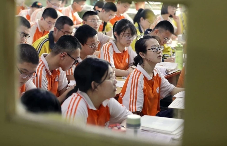 Nữ sinh Trung Quốc uống giấm táo, dùng thuốc để tránh "đèn đỏ" trước kỳ thi Nữ sinh Trung Quốc uống giấm táo, dùng thuốc để tránh "đèn đỏ" trước kỳ thi