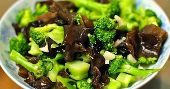 Nữ Tiến sĩ 35 tuổi tử vong vì ung thư gan: 5 năm kiên trì ngủ trước 22 giờ nhưng kiểu ăn mộc nhĩ ngang "tự sát"