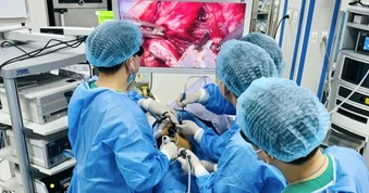 Nuốt nghẹn kéo dài, người đàn ông phát hiện ung thư thực quản