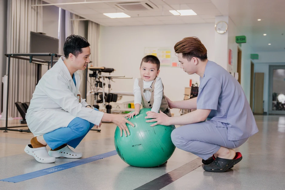 Phác đồ Oxy cao áp kết hợp phục hồi chức năng - Cơ hội mới cho người sống thực vật do thiếu oxy não Phác đồ Oxy cao áp kết hợp phục hồi chức năng - Cơ hội mới cho người sống thực vật do thiếu oxy não