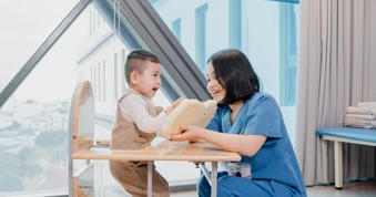 Phác đồ Oxy cao áp kết hợp phục hồi chức năng - Cơ hội mới cho người sống thực vật do thiếu oxy não