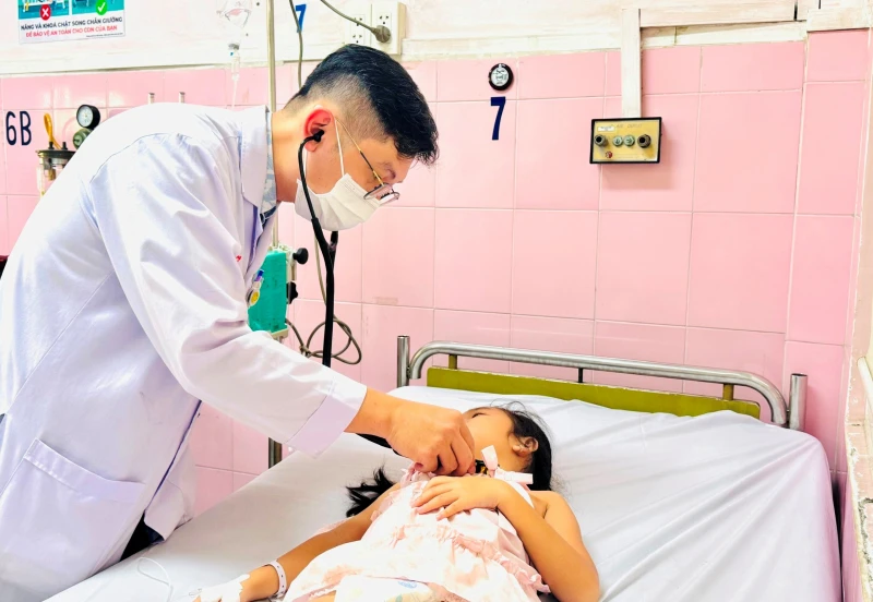 Phát hiện vi khuẩn Salmonella trong vụ nghi ngộ độc thực phẩm tại Trường Tiểu học Bình Quới Tây Phát hiện vi khuẩn Salmonella trong vụ nghi ngộ độc thực phẩm tại Trường Tiểu học Bình Quới Tây