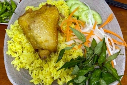 Phạt quán cơm gà 10 triệu đồng sau khi 50 người nhập viện Phạt quán cơm gà 10 triệu đồng sau khi 50 người nhập viện