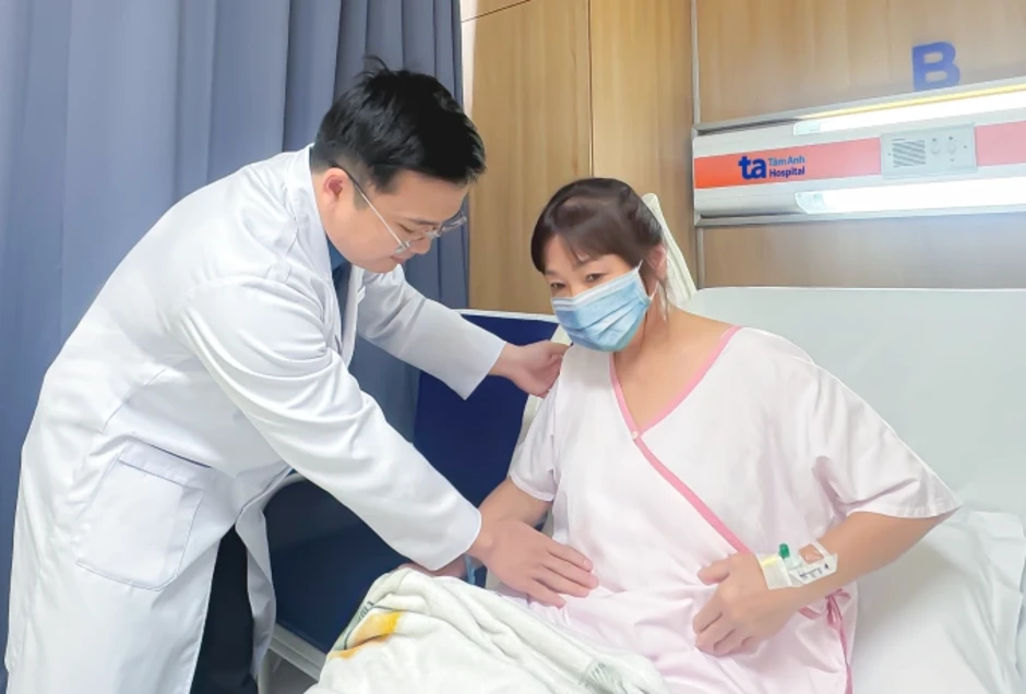 Phẫu thuật bằng robot chữa ung thư nội mạc tử cung - Báo TinVina Phẫu thuật bằng robot chữa ung thư nội mạc tử cung - Báo TinVina