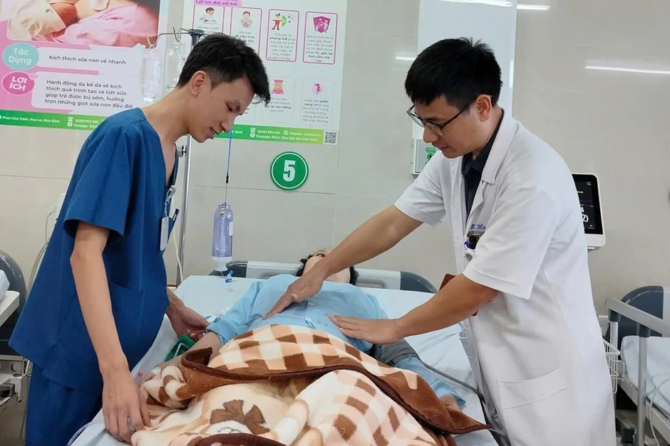 Phẫu thuật lấy thai cho sản phụ có 2 tử cung, 1 quả thận