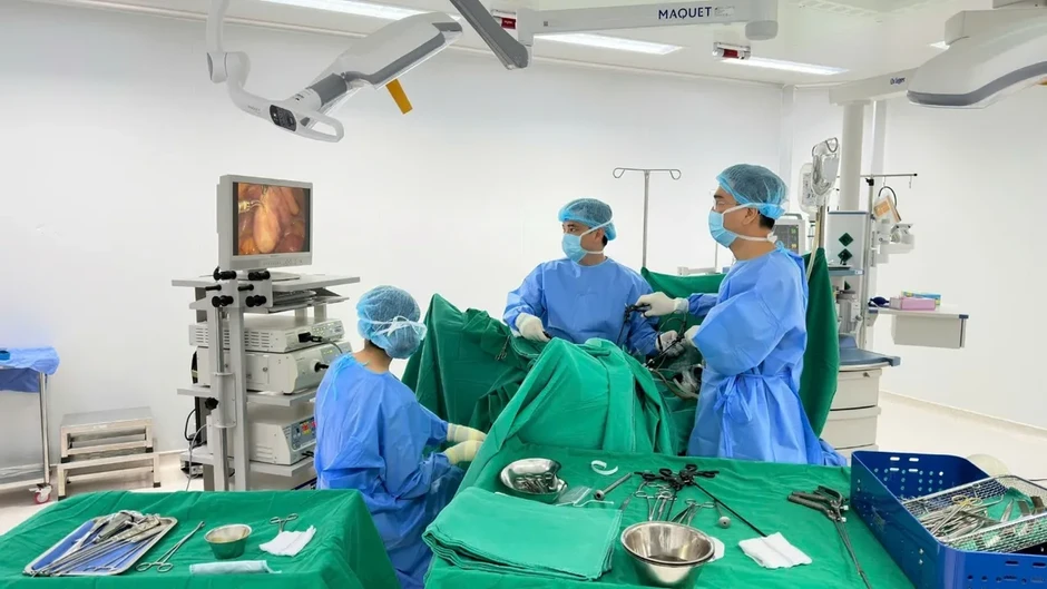 Phẫu thuật nội soi giúp người phụ nữ 73 tuổi trút bỏ mặc cảm 20 năm vì sa sinh dục Phẫu thuật nội soi giúp người phụ nữ 73 tuổi trút bỏ mặc cảm 20 năm vì sa sinh dục