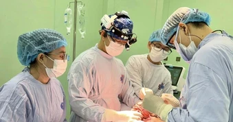 Phẫu thuật "2 trong 1": Điều trị ung thư,  tái tạo vú trong một lần mổ