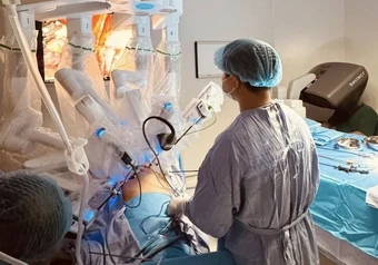 Phẫu thuật robot “gỡ thế khó” cho ca bệnh ung thư tái phát, rút ngắn thời gian hồi phục cho người bệnh