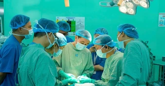 Phẫu thuật tạo hình giúp bé trai vượt qua mặc cảm vì dị tật tai bẩm sinh