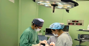 Phẫu thuật thành công khối u vú hiếm gặp cho nữ du học sinh
