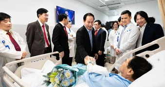 Phó Thủ tướng giao nhiệm vụ phát triển Bệnh viện Đại học Quốc tế Hồng Bàng