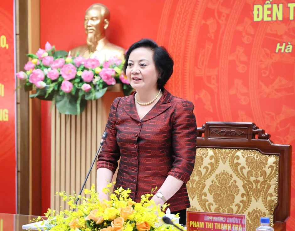 Phó Thủ tướng Phạm Thị Thanh Trà yêu cầu ưu tiên nguồn lực, tăng đãi ngộ cho nhân viên y tế Phó Thủ tướng Phạm Thị Thanh Trà yêu cầu ưu tiên nguồn lực, tăng đãi ngộ cho nhân viên y tế