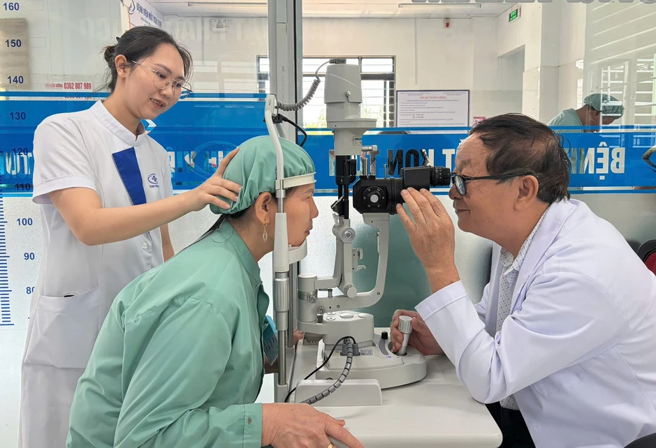 Phó tổng Giám đốc điều hành Bệnh viện Mắt Quốc tế Sài Gòn - Gia Lai chia sẻ về chương trình ‘Mắt sáng cộng đồng’ Phó tổng Giám đốc điều hành Bệnh viện Mắt Quốc tế Sài Gòn - Gia Lai chia sẻ về chương trình ‘Mắt sáng cộng đồng’