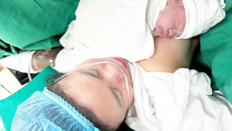 Phối hợp liên viện xử trí lấy thai an toàn cho sản phụ có khối u lách khổng lồ 1,5kg Phối hợp liên viện xử trí lấy thai an toàn cho sản phụ có khối u lách khổng lồ 1,5kg