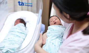 Phôi tách đôi giúp người phụ nữ vô sinh mang song thai - Báo TinVina