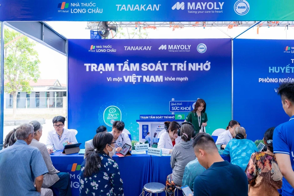 Phòng suy giảm nhận thức từ sớm: Long Châu cùng Mayoly đưa 'Trạm tầm soát trí nhớ' đến gần cộng đồng Phòng suy giảm nhận thức từ sớm: Long Châu cùng Mayoly đưa 'Trạm tầm soát trí nhớ' đến gần cộng đồng