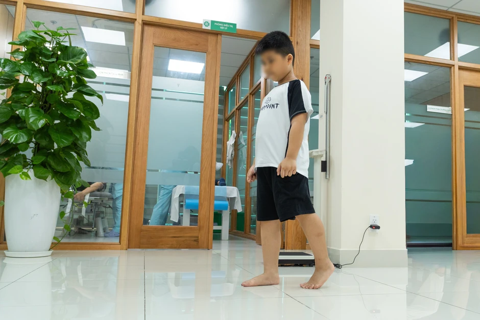 Phụ huynh phát hiện trẻ có bàn chân bẹt: Những sự thật cần nắm rõ Phụ huynh phát hiện trẻ có bàn chân bẹt: Những sự thật cần nắm rõ