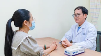 Phụ nữ sinh con ít có nguy cơ ung thư vú? - Báo TinVina