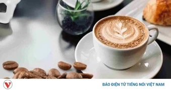Phụ nữ uống cà phê mỗi ngày: Thói quen tốt hay tiềm ẩn rủi ro?
